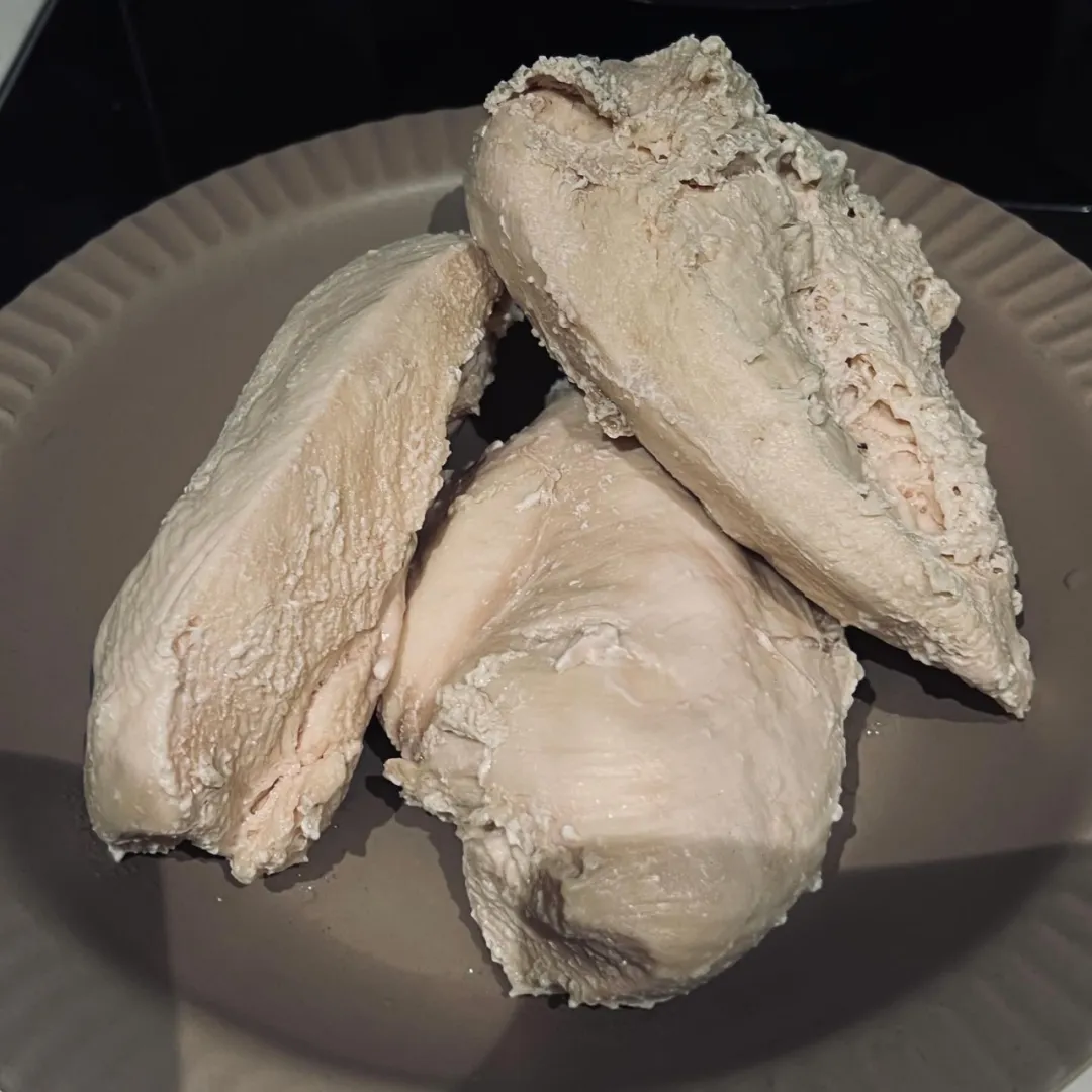 深圳肌肉 gogo 惊艳曼谷白趴，我真的超可以