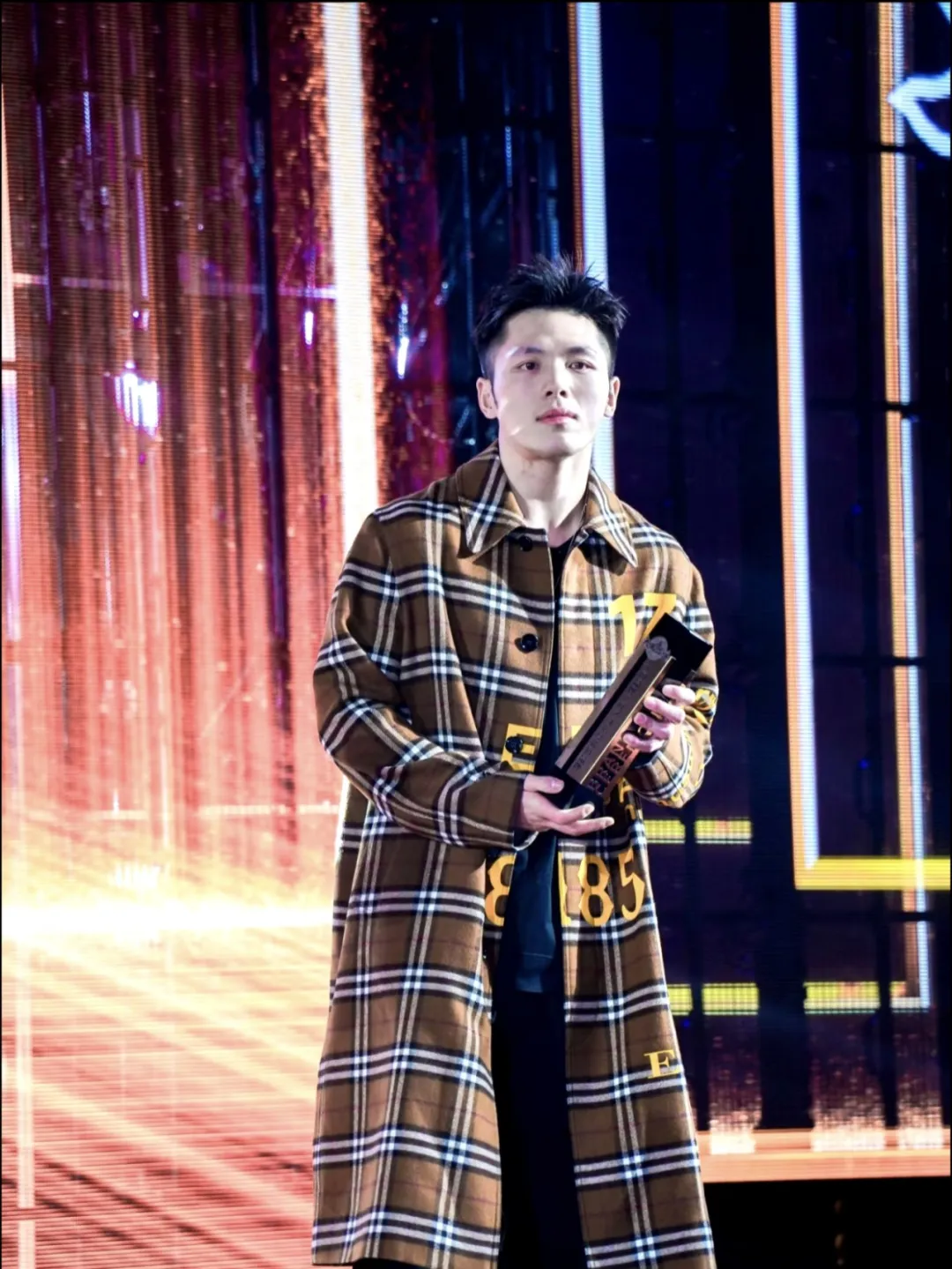 洁丽雅超帅 CEO 石晶 31 岁了！还是单身，你敢信吗？！