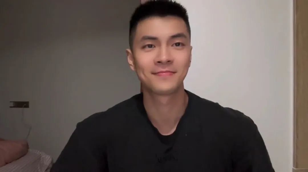 被刘姥姥约酒，承认被女记者采访，邓举海又变帅了？