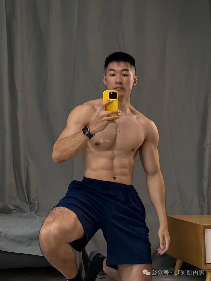 臭大力力新视频被翻出来啦。天呐让人不淡定了！！