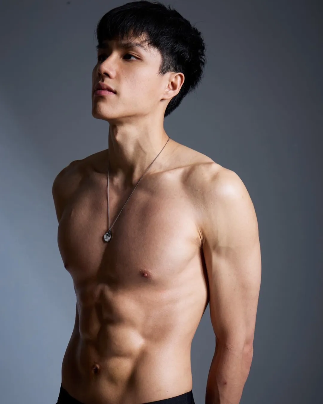健身才是男明星最好的医美！