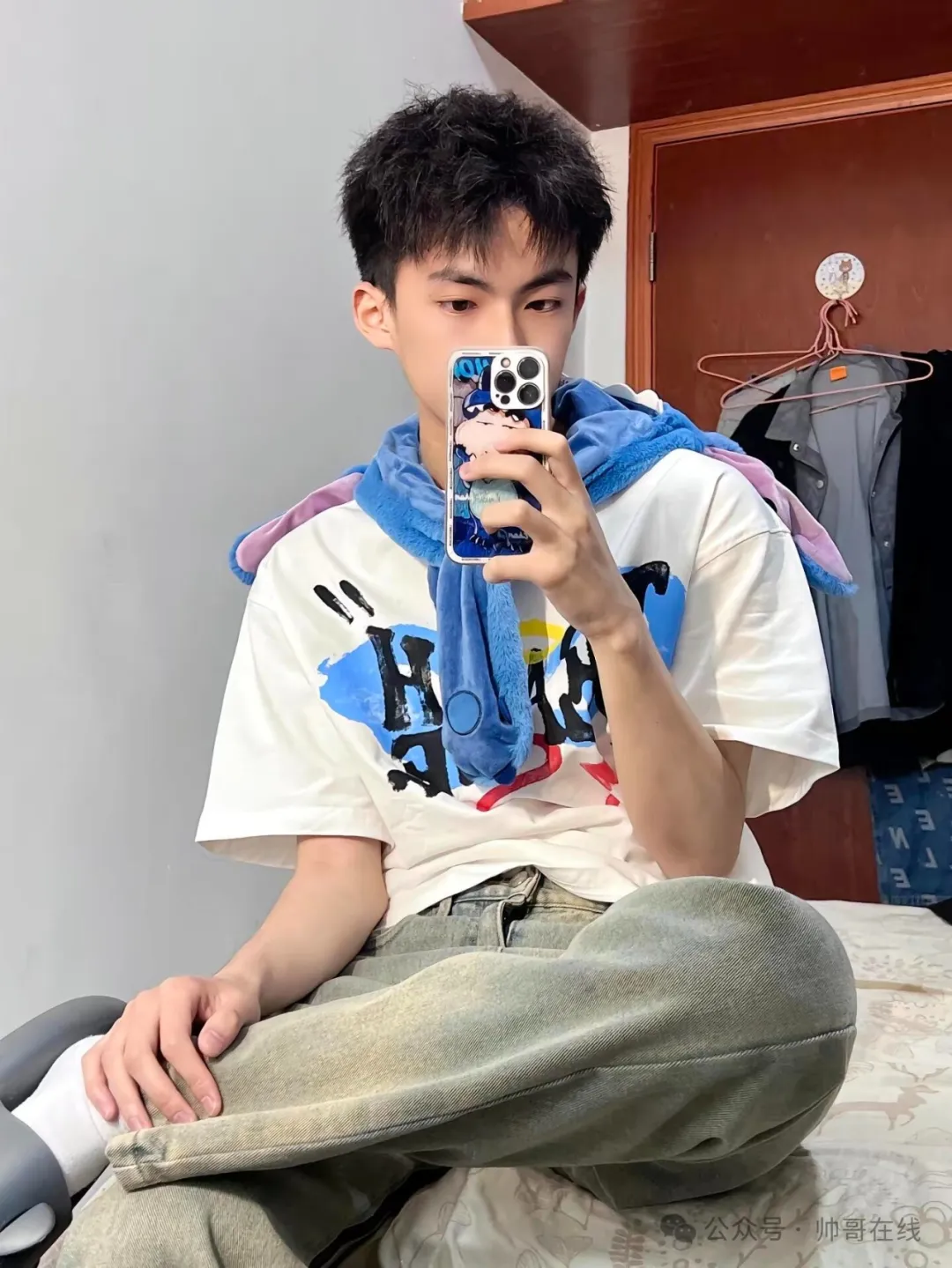 白嫩嫩的校服小奶狗弟弟，年下真香！