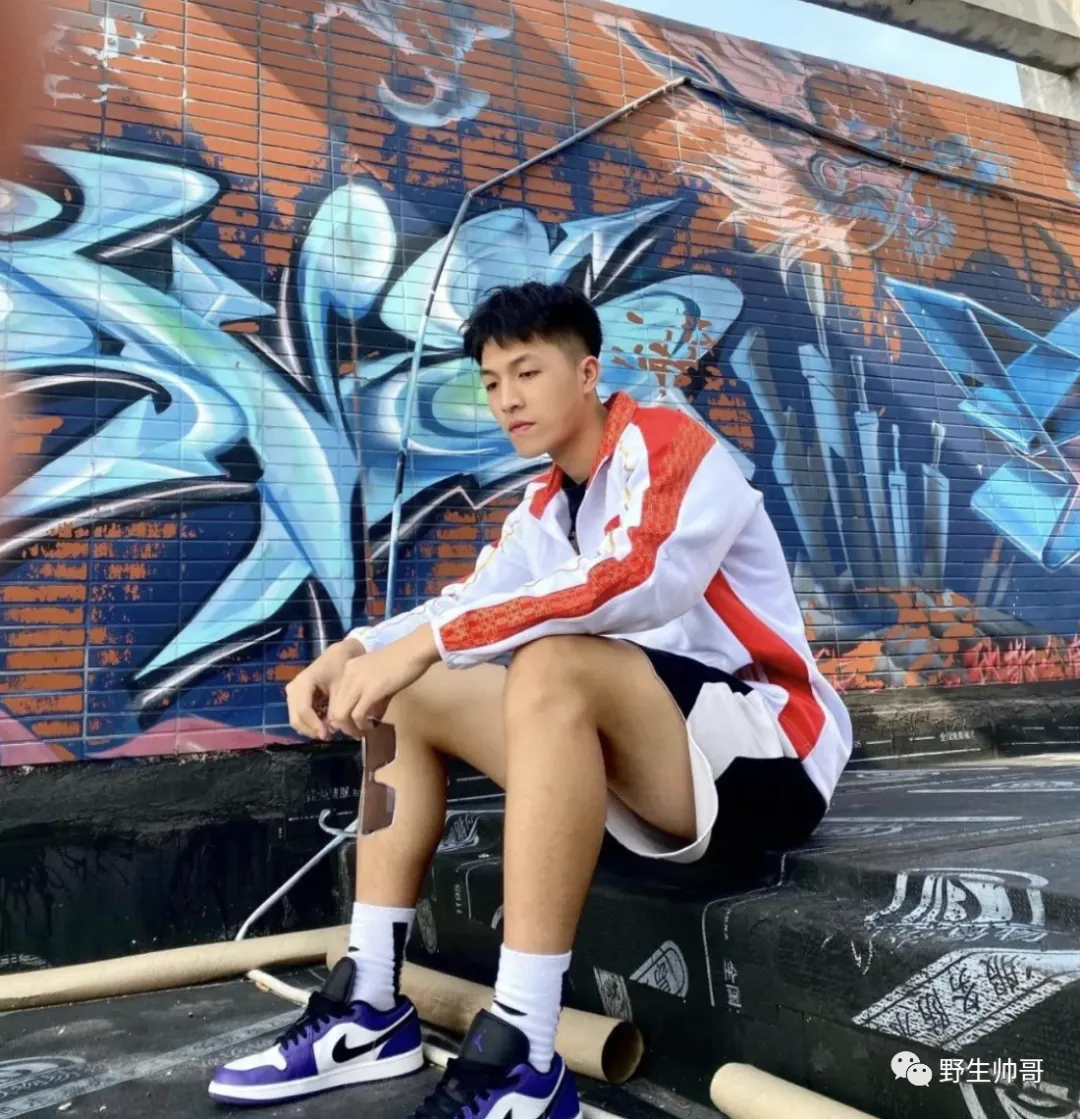 湖南工大 20 的体育生发育太好，长腿翘臀让人都心动！