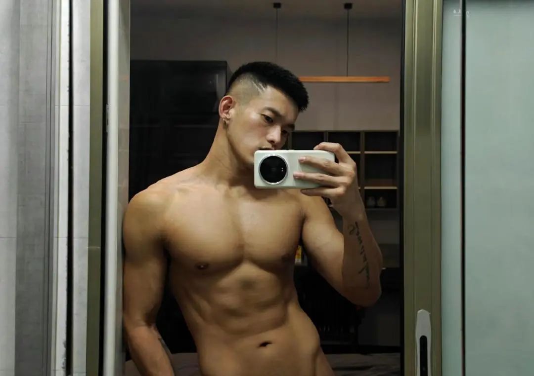 黑皮性张力天菜拍写真，我一个直男都醉了！