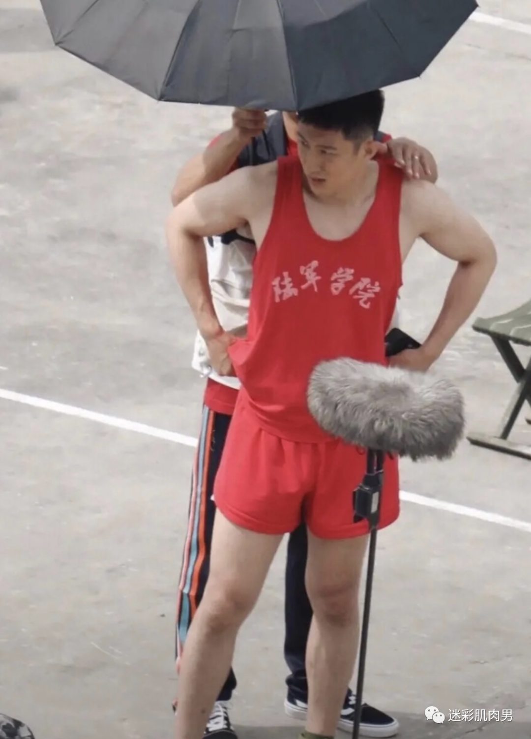 黄景瑜穿西裤大长腿也太凸啦？视频也太好看了！！