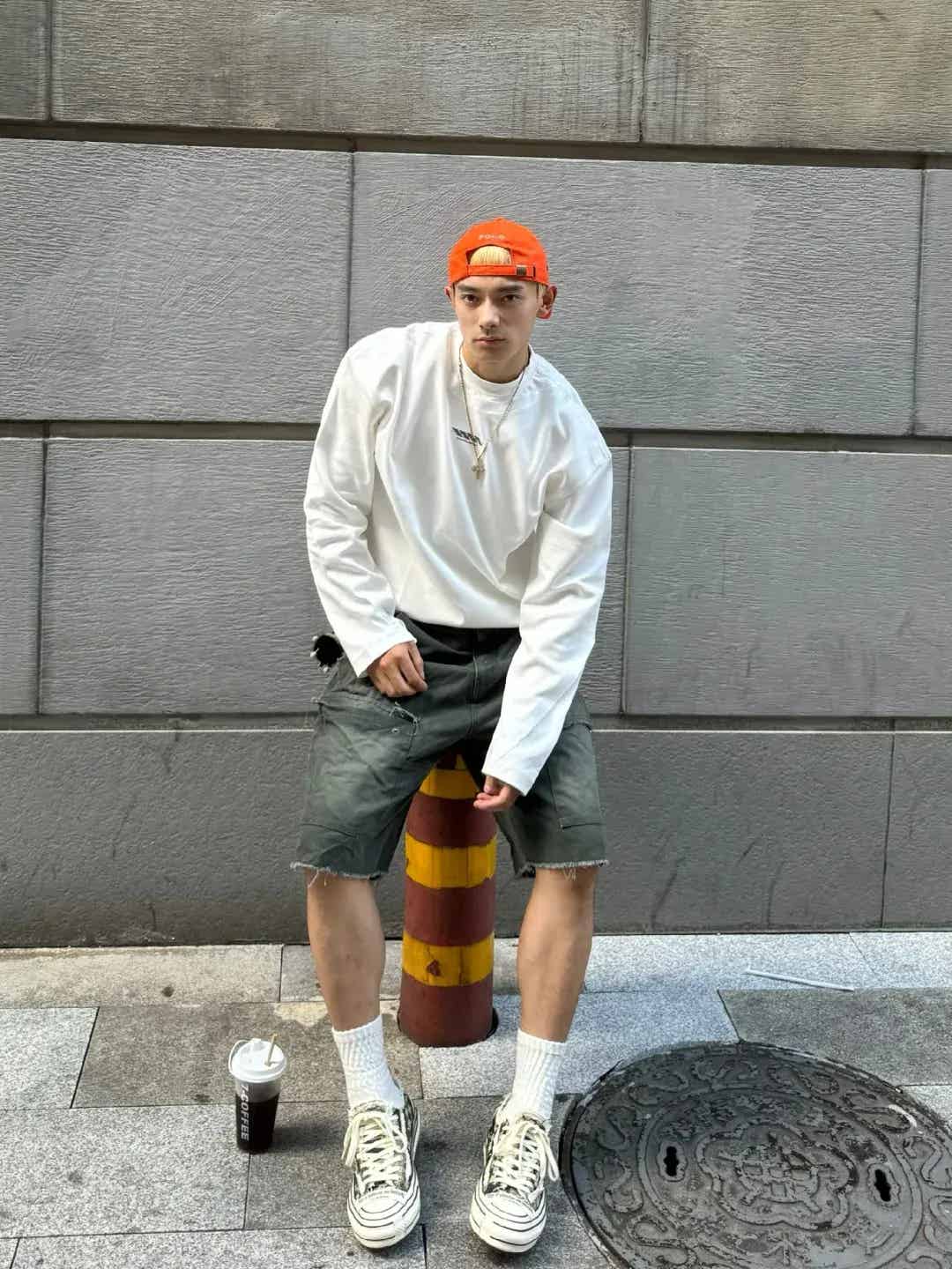 时尚前沿的干净性感薄肌宝藏男孩 时尚前沿的干净性感薄肌宝藏男孩