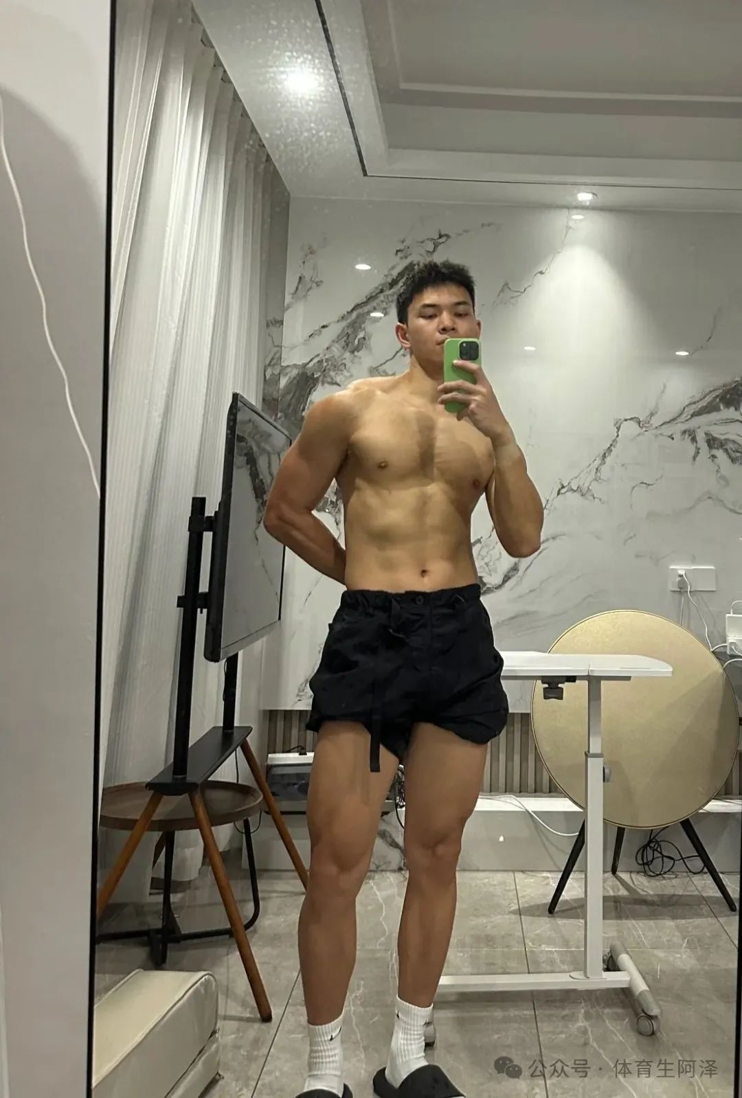 肌肉天菜男高体育生，黑皮大包超持久，理想的肌肉男友......