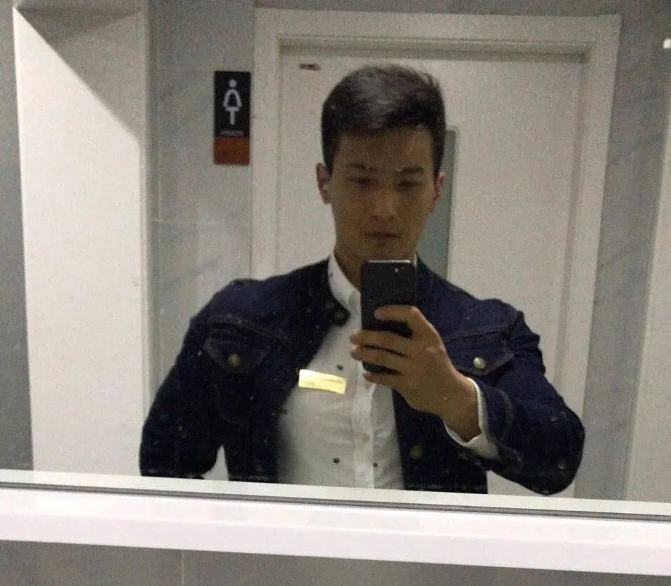 “大鼻宝藏男神”张戈，从退伍兵到冠军级健美选手，他的肌肉美学让人上瘾！