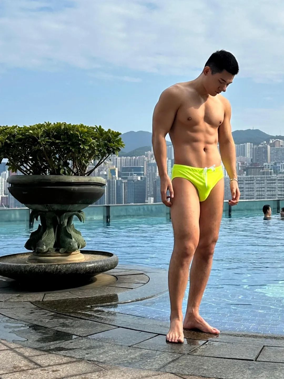 退圈后的宏一鸣肌肉蜕变，这谁顶得住？