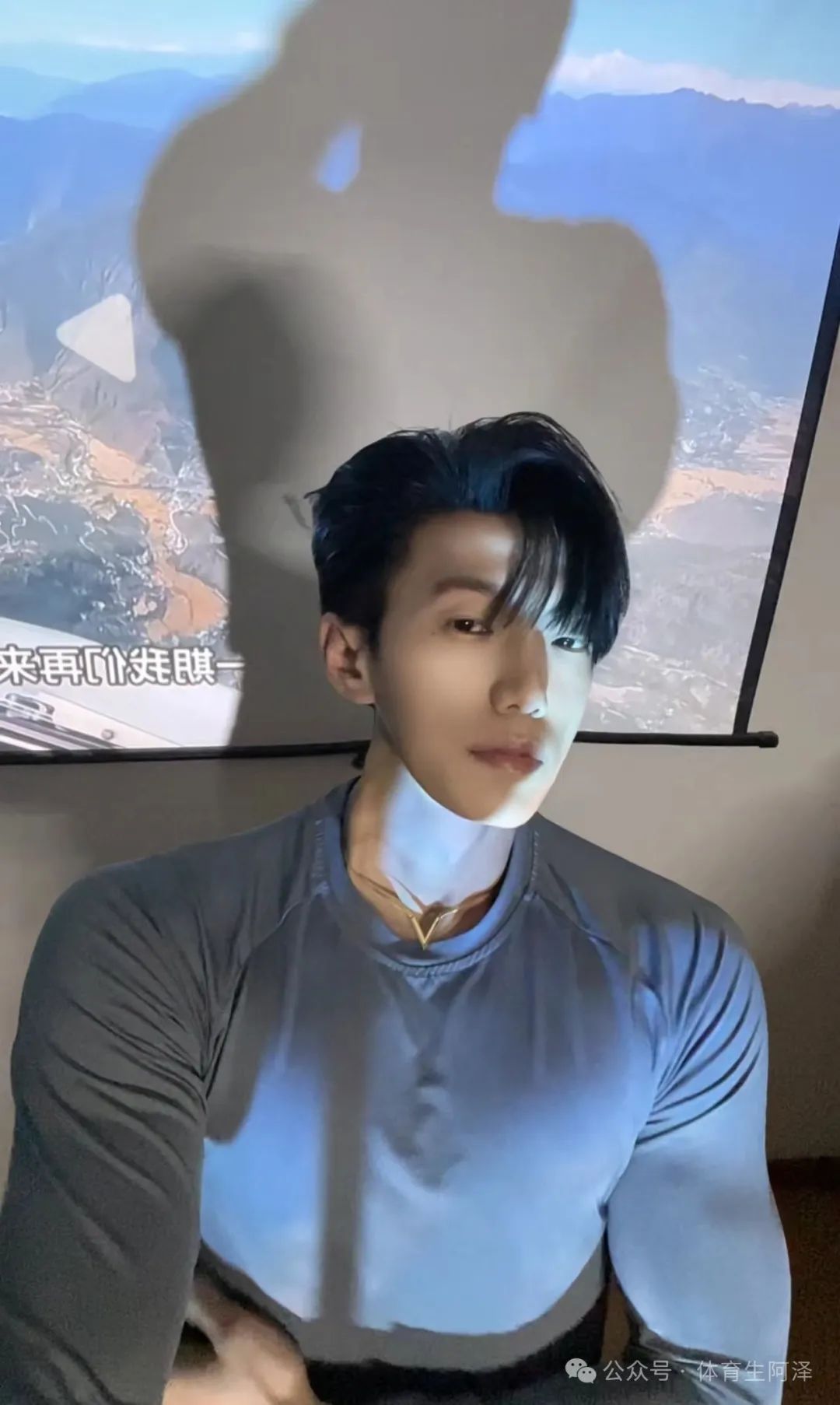 八块腹肌，超绝鲨鱼线，大胸男大体育生重磅来袭.........