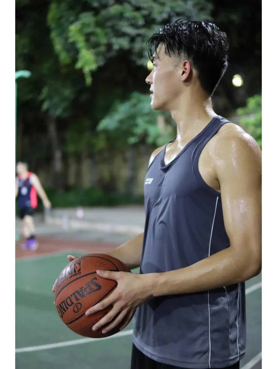 185CM 武汉体育学院篮球特长生，刚出浴有多好看？