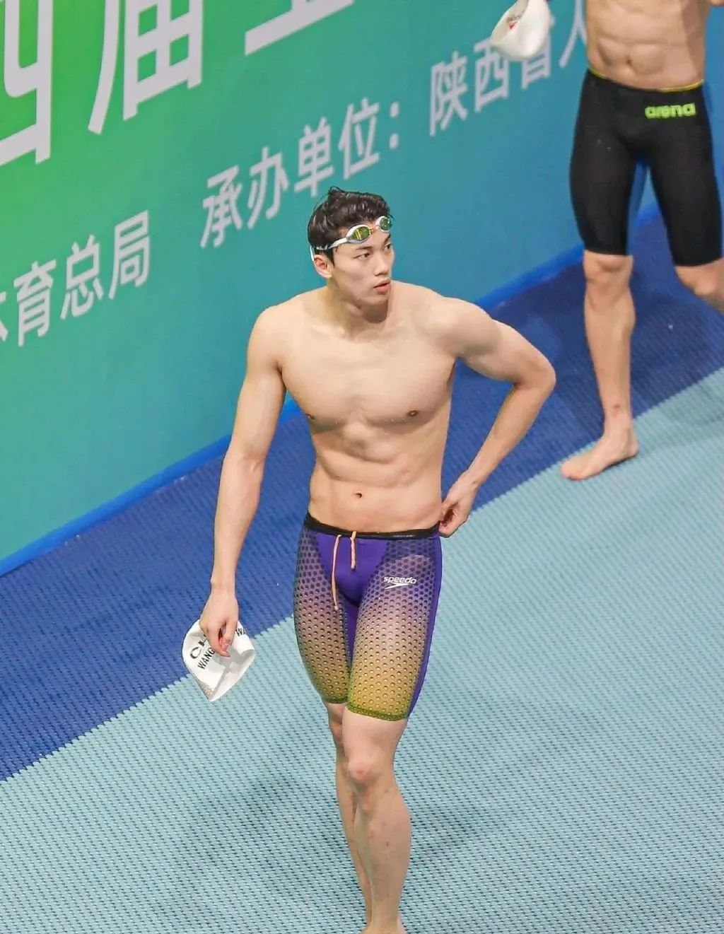 汪顺早期视频被网友翻了出来！这也太不见外了吧！
