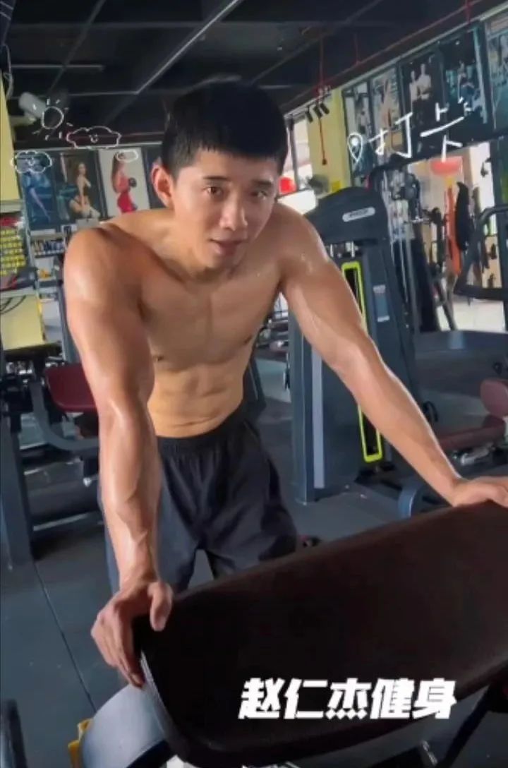 内娱寸头肌肉男菩萨，还是被他发掘了！