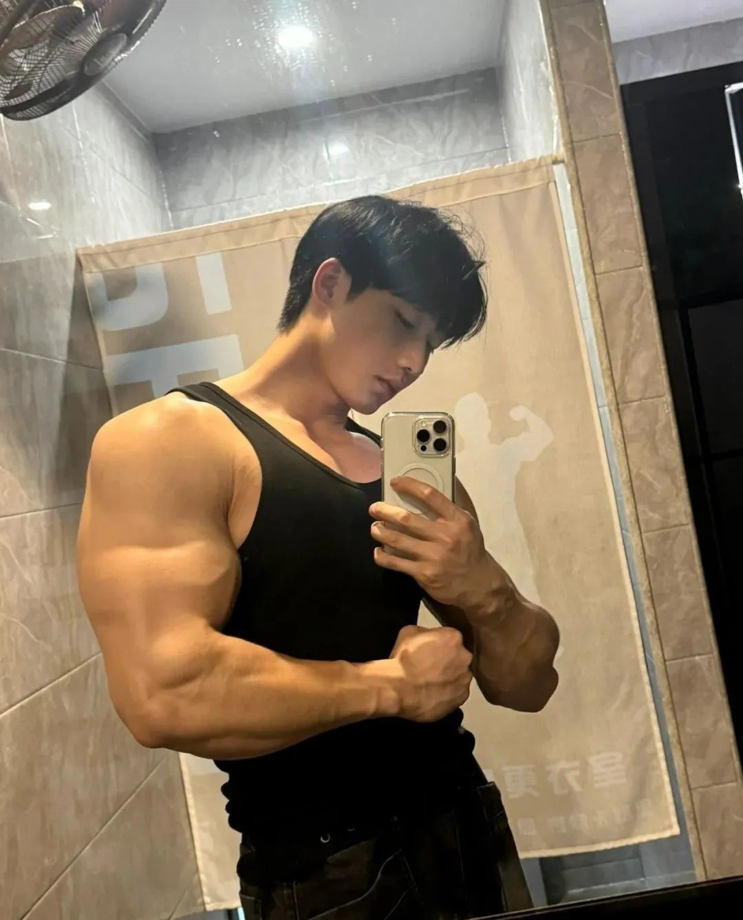 187cm 粗大性感肌肉男菩萨！