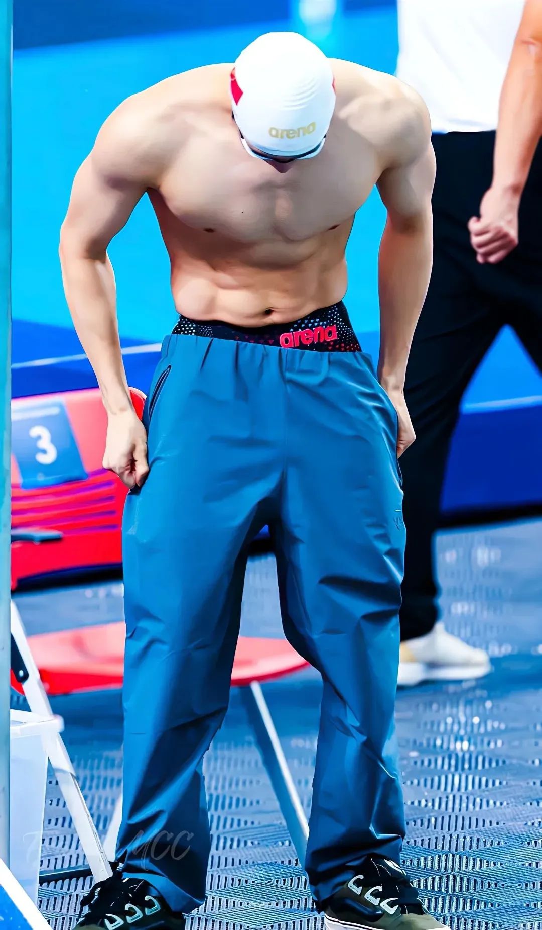 被男队友拍 pp 的游泳小哥原来是孙佳俊！为什么他是湖北必吃榜 top1？！