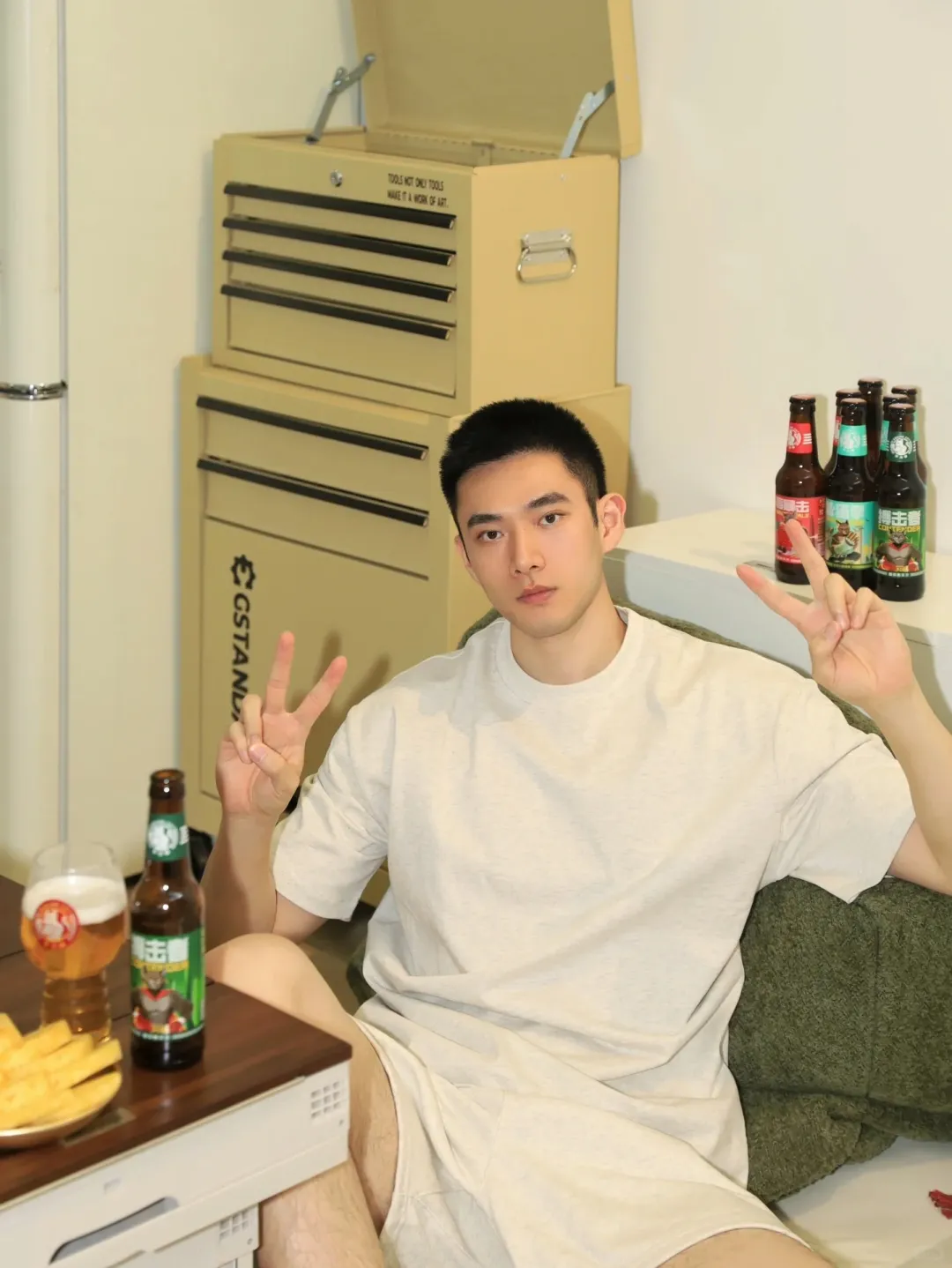 阳光正装小哥哥！腹肌有多惊艳