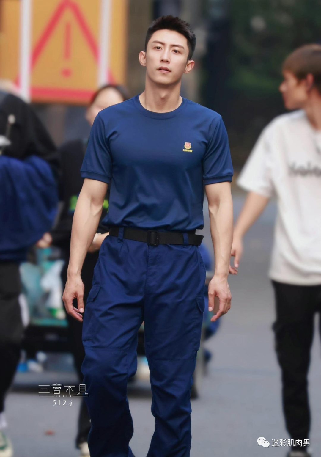 黄景瑜穿西裤大长腿也太凸啦？视频也太好看了！！