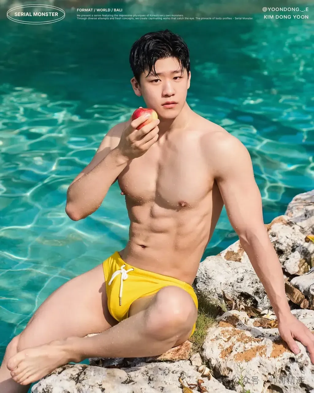 穿粉色比基尼泳裤的大鼻子帅哥看起来性感又纯