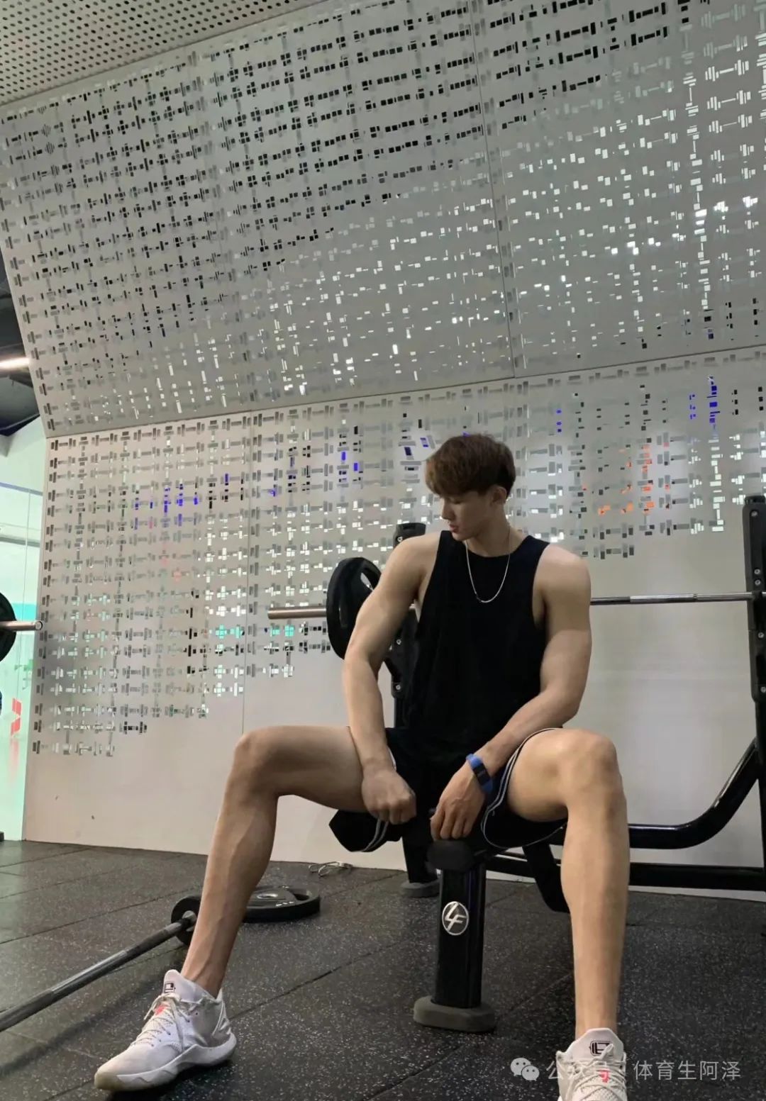 190 长腿大帅哥，腹肌，长腿，游泳教练。属于肌肉教练的诱惑.......