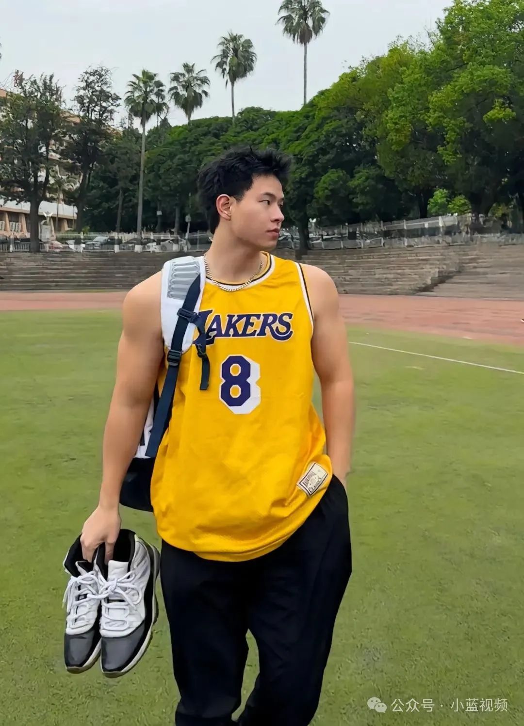 182cm 粗大篮球体育生大脚猎奇满足感！