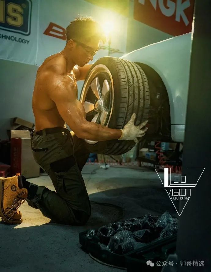 你的肌肉老攻 return 在修车 你应该做些什么？
