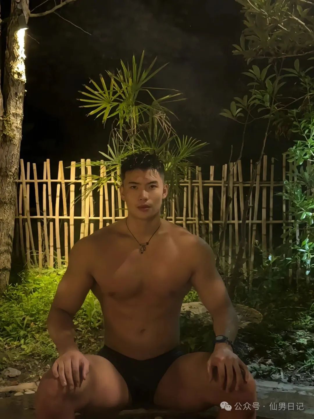 和人妖互动的 189cm 体育生找到了！网友直呼：看着就厉害……