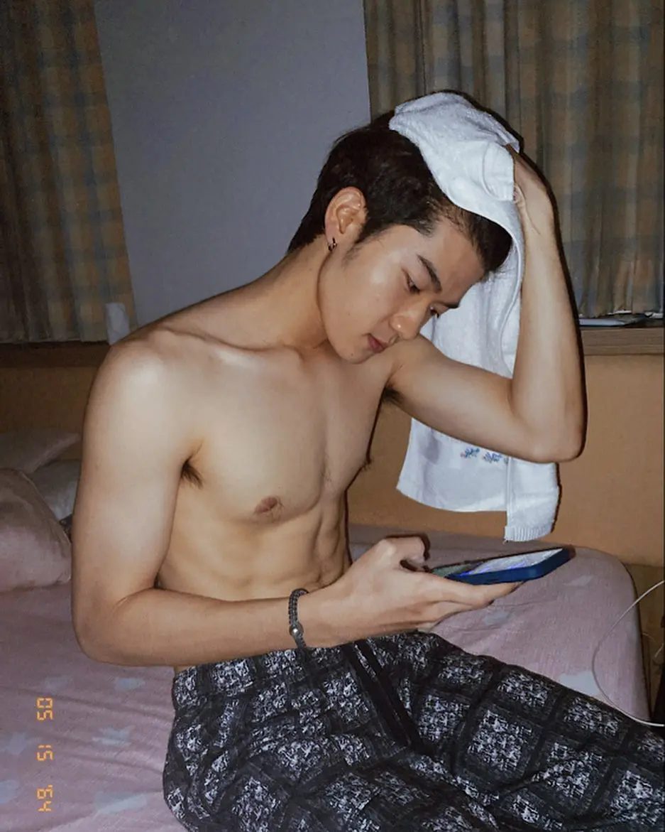 体毛这么旺盛的小鲜肉男演员，在娱乐圈还真是不多见！