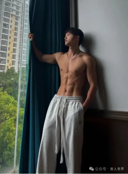 黑皮身体太美，年轻小伙从不让人失望！