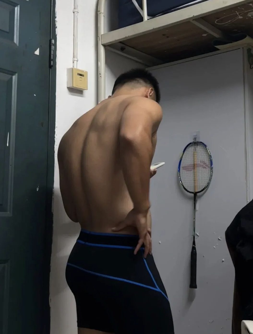 体院寸头肌肉体育生，宿舍荷尔蒙太炸裂了！