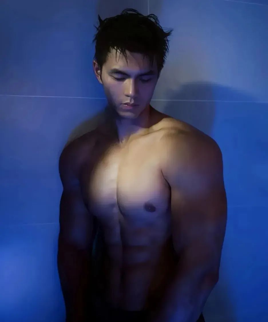 成都小狼狗，肌肉太绝了~