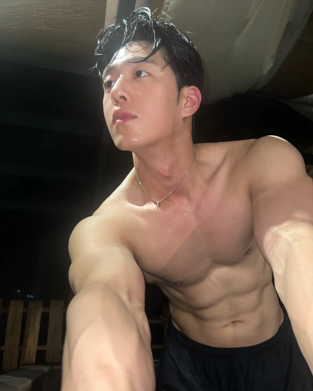 真不把粉丝当外人！韩国演员拍照角度，未免太暧昧了~
