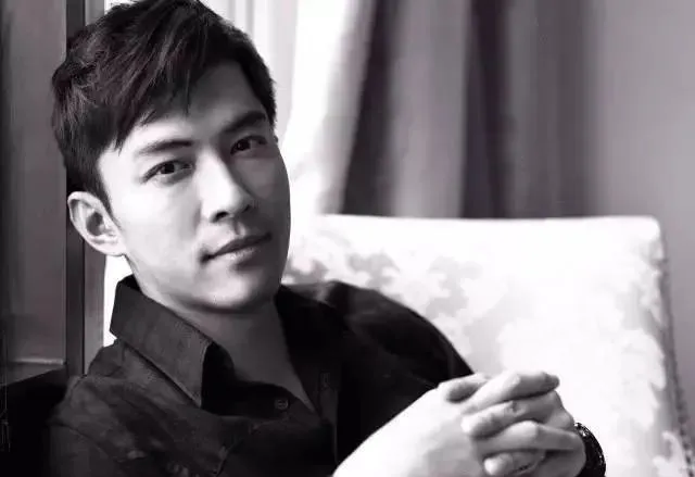 电视上的 185cm“温柔猛兽”！帅气主播李科夫