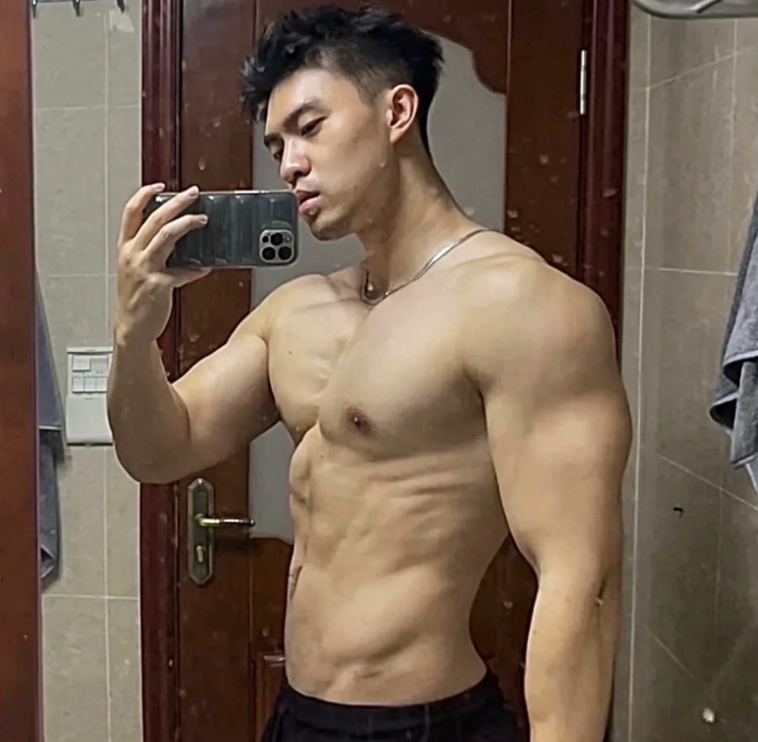 这种精壮的四川男人，真的太戳我 xp 了！