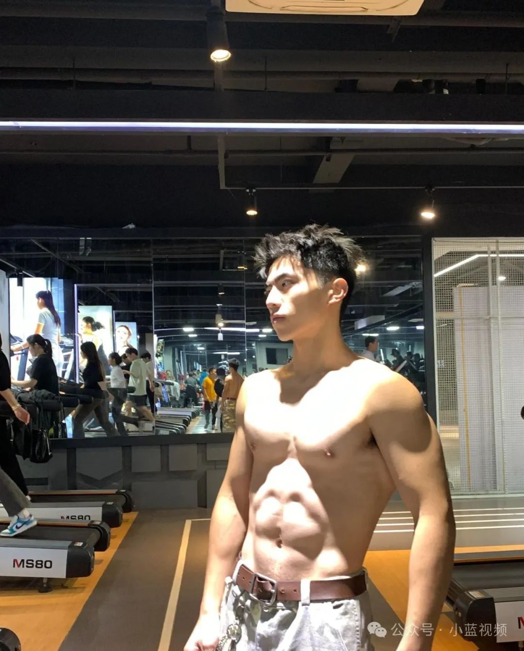04 年 186cm 篮球腹肌体育生