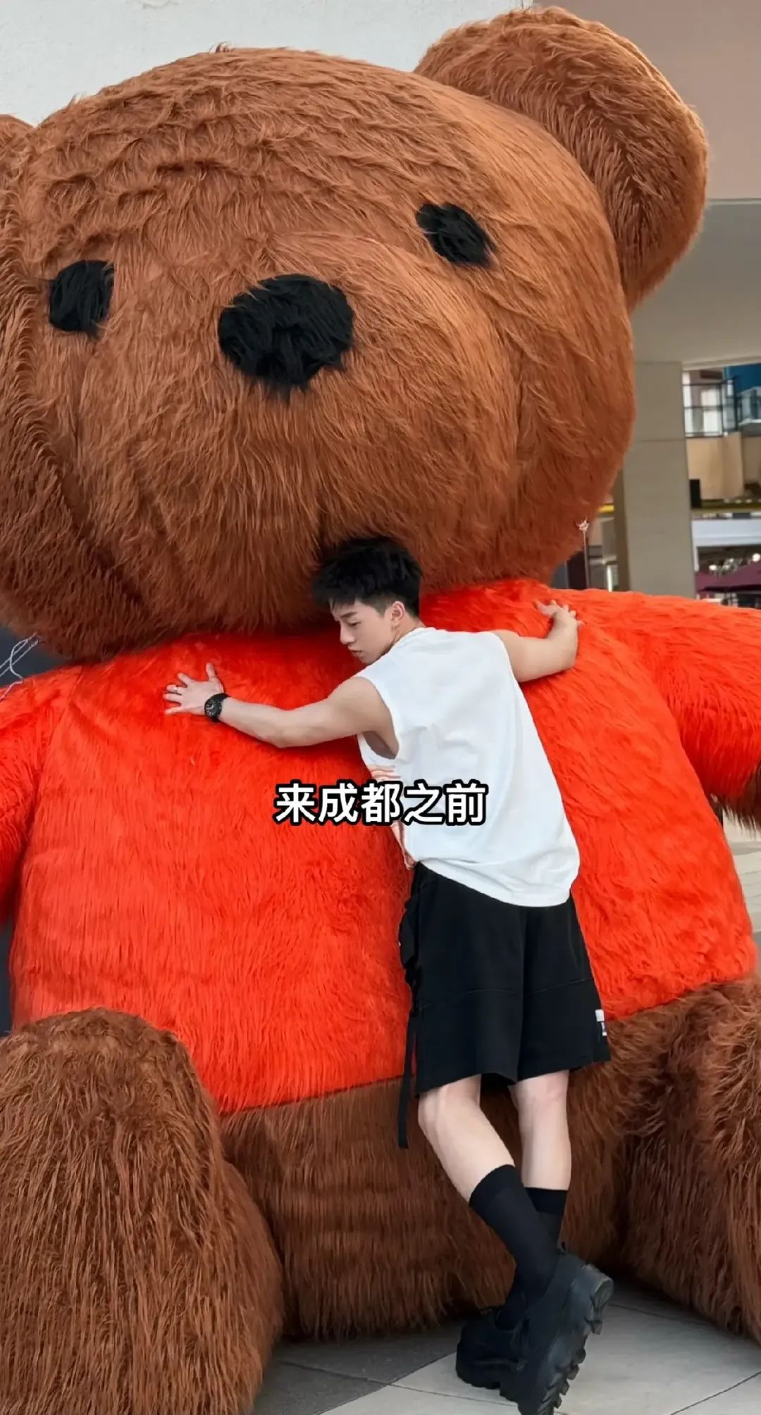 185+ 大长腿帅哥现身抖音，10W 粉丝直呼：我可以！