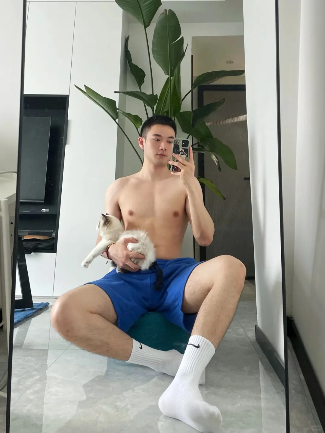 阳光正装小哥哥！腹肌有多惊艳