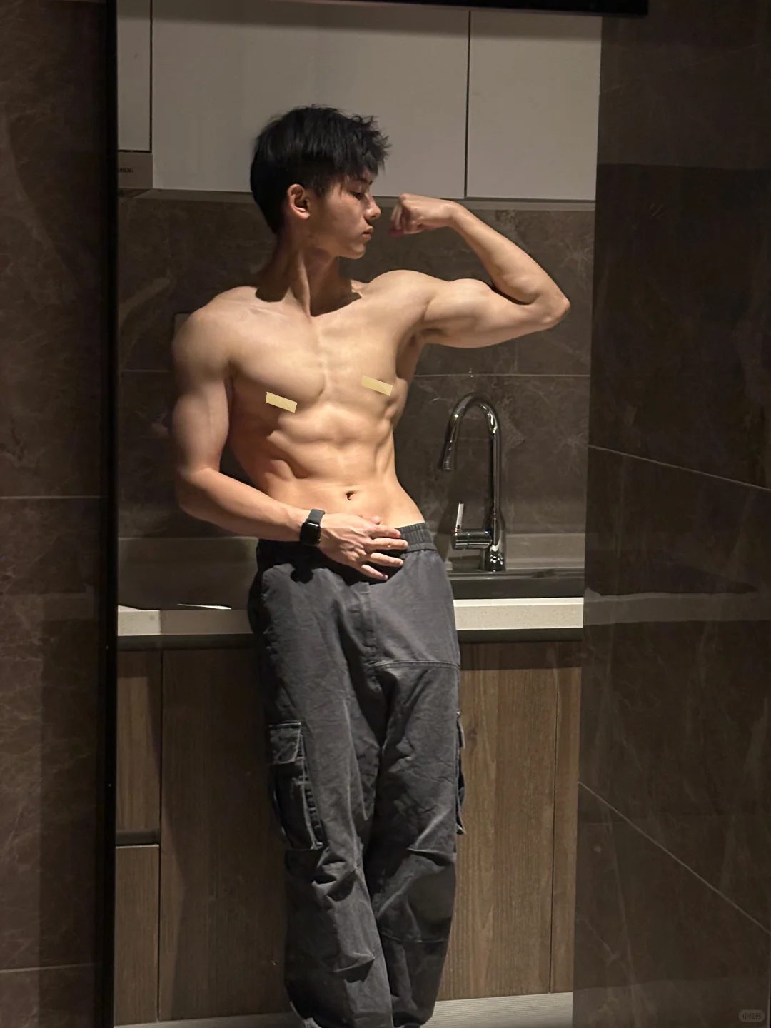 24 岁武汉肌肉帅哥,斩男又斩女! 24 岁武汉肌肉帅哥,斩男又斩女!