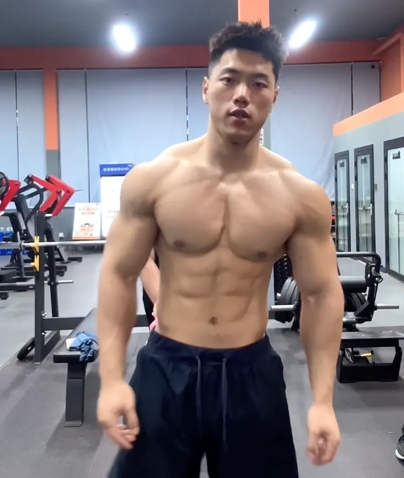 直男教练洗澡小视频已疯传
