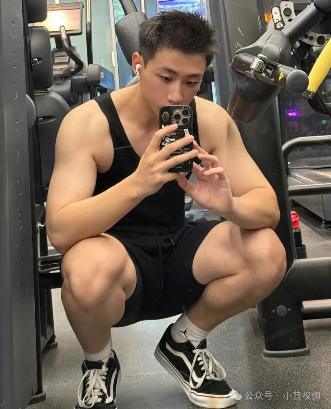 25 网红颜值穿搭性感迷人博主