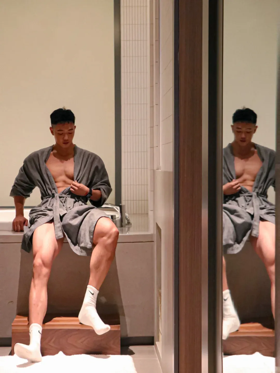 肌肉装修工展现实力,这灯泡安装画面太“撩”了! 肌肉装修工展现实力,这灯泡安装画面太“撩”了!