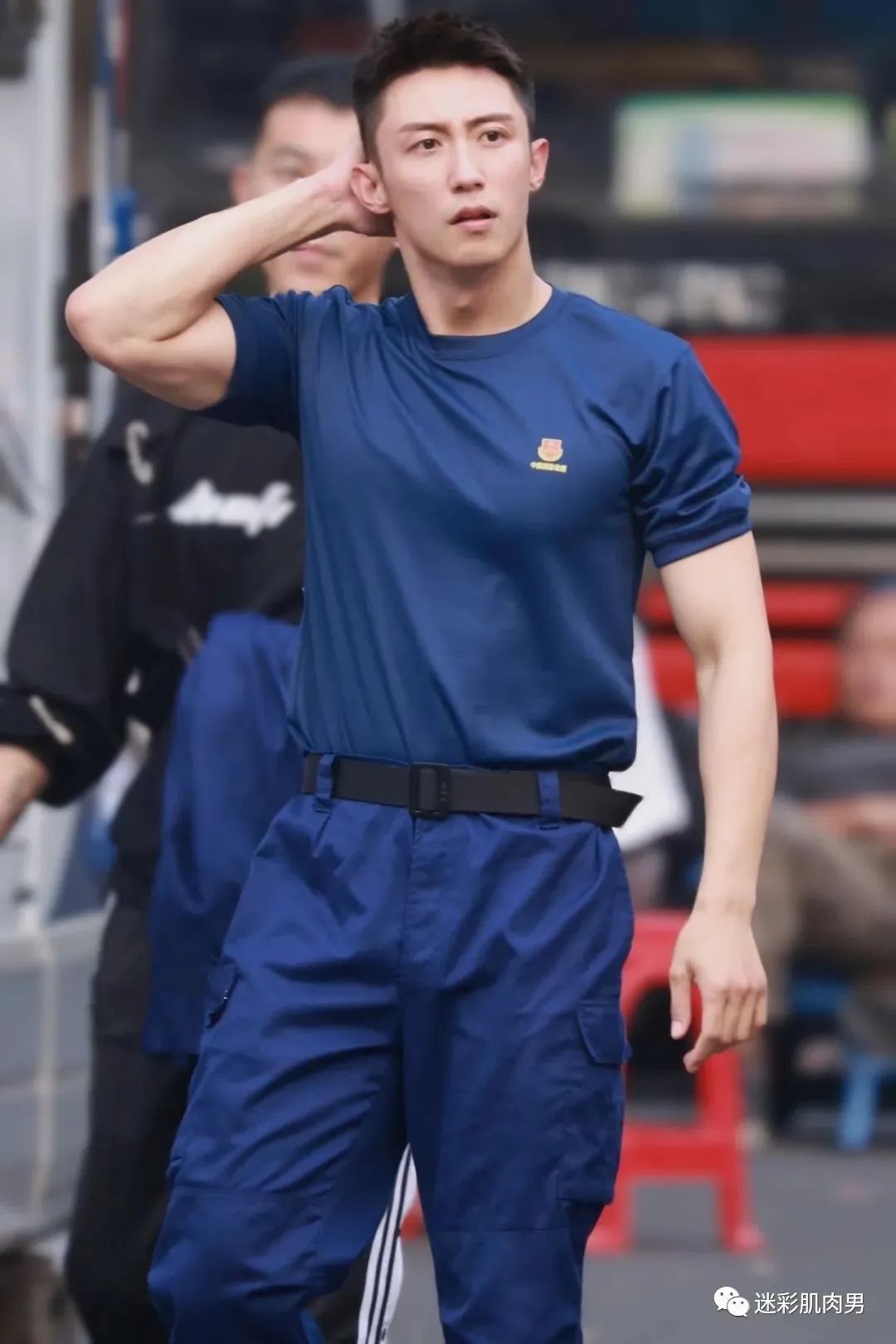 黄景瑜穿西裤大长腿也太凸啦？视频也太好看了！！