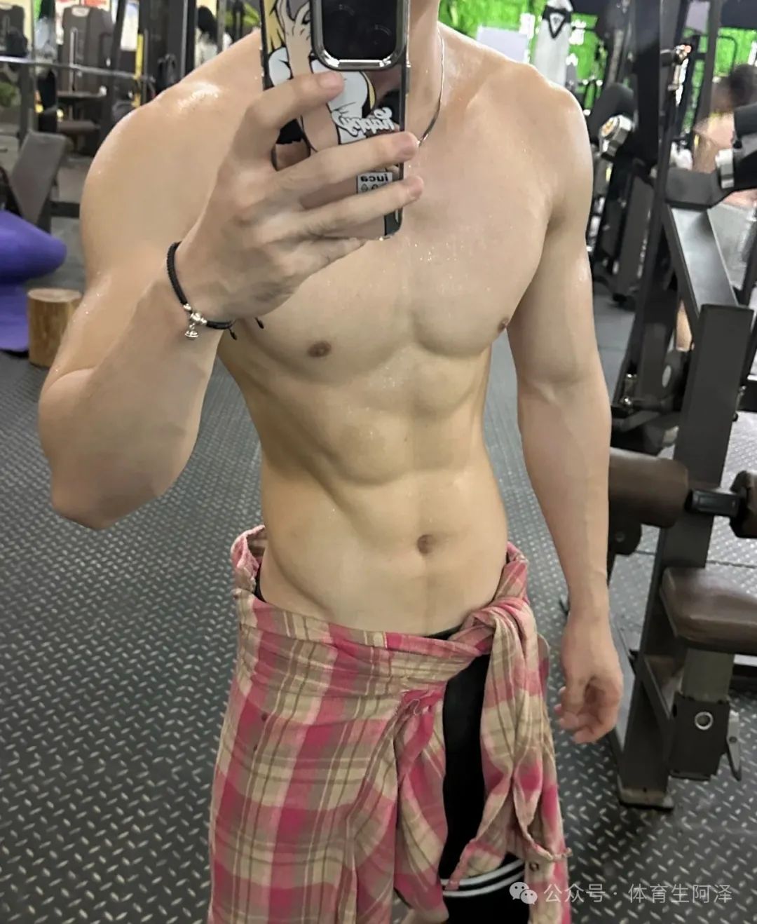 195 游泳队帅哥，白皮腹肌大长腿，不要太诱惑.......