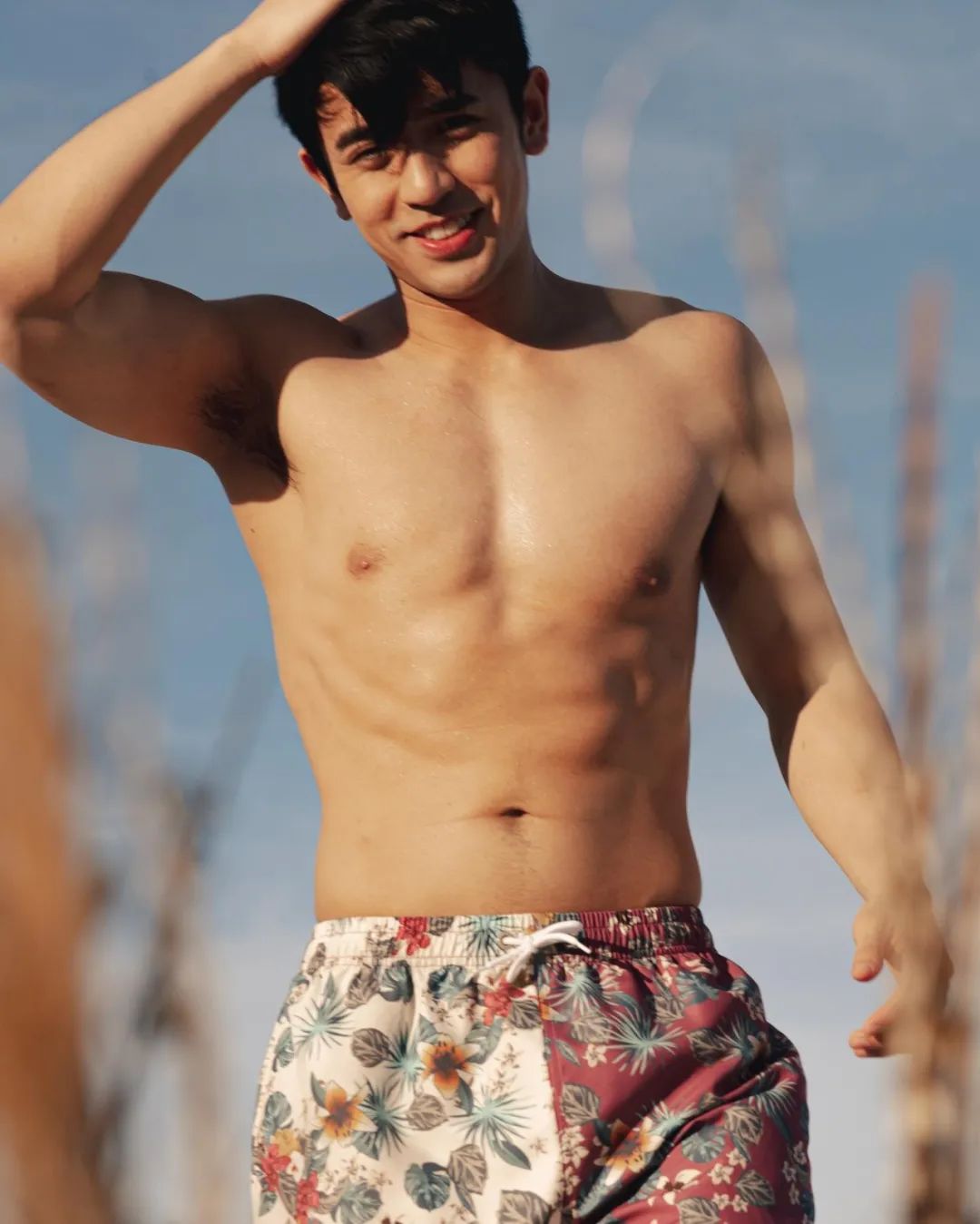 大长腿的篮球队体育生长太帅，高中就做男模赚钱了