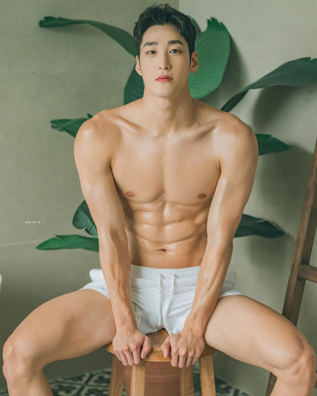 韩国游泳小哥哥尹錫煥肌肉腹肌强悍，拳击训练让他更帅气！