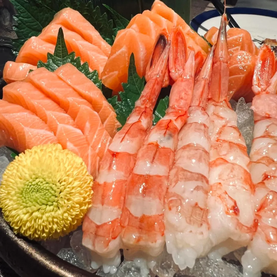 深圳肌肉 gogo 惊艳曼谷白趴，我真的超可以