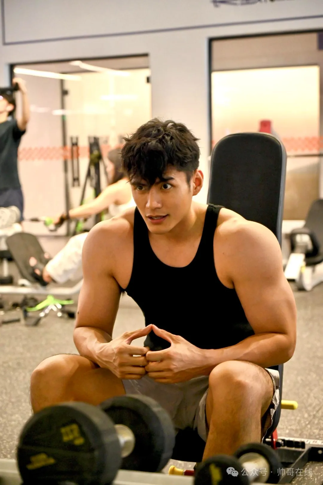 193CM 大长腿健身帅哥，可以和你谈恋爱吗？