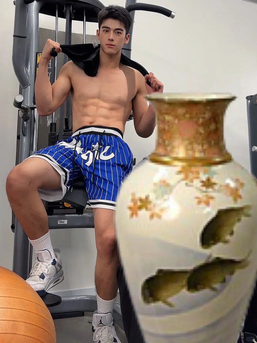 川味清秀小哥哥爆火！笑容治愈，22 岁的成都男娃有点甜！