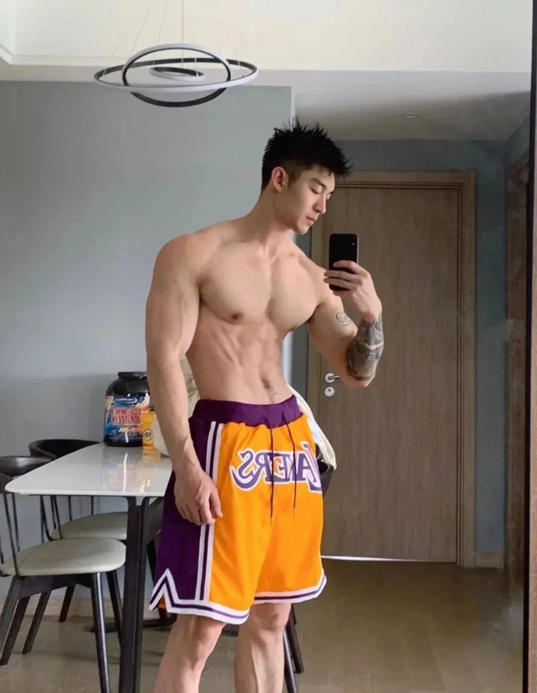 185CM 肌肉奶爸拍写真出圈，我真的超可以