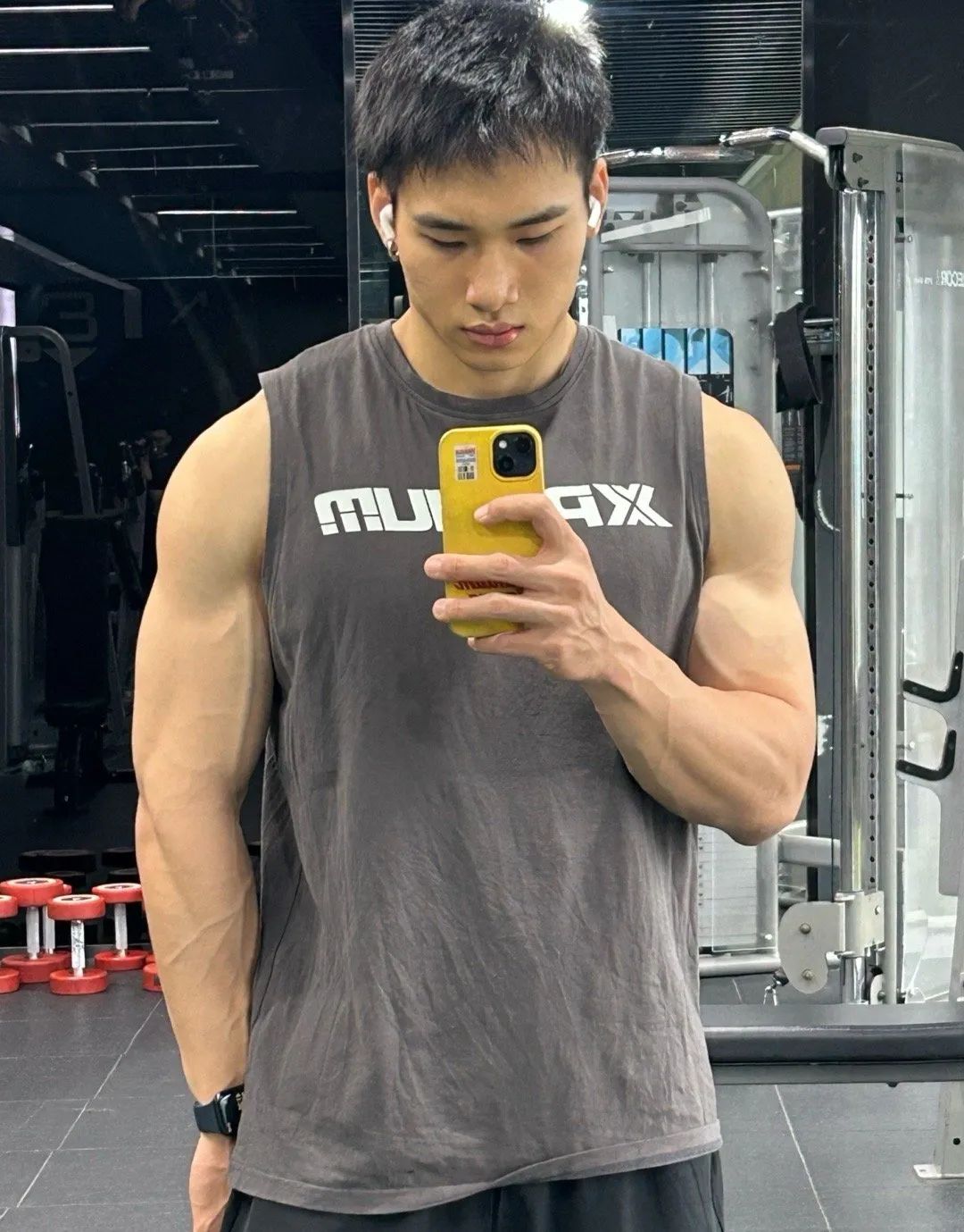 这么粗，能打全场！这凹凸的小山丘