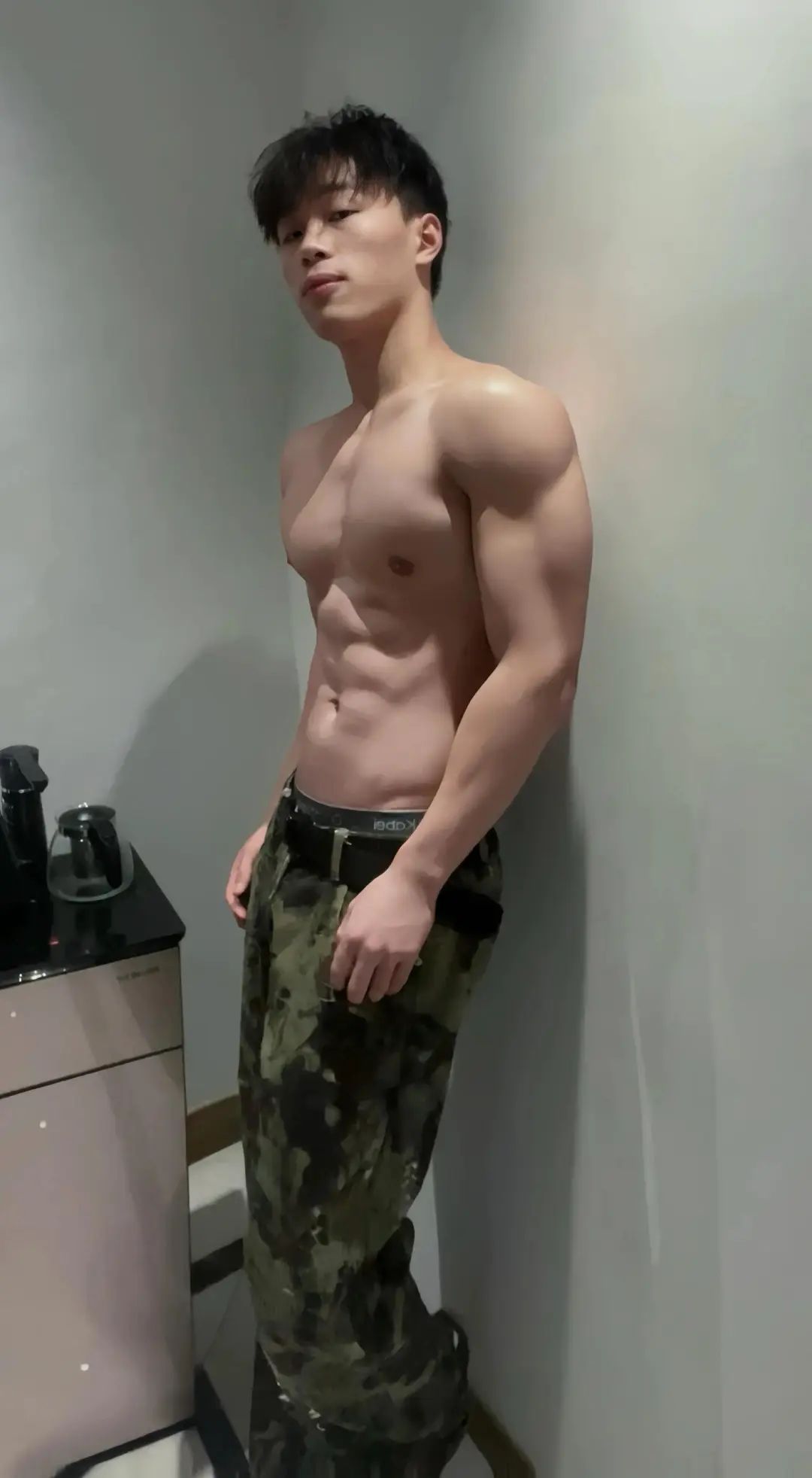 重庆薄肌体育生谁又馋了？